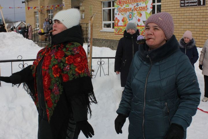 В поселке Юлдуз Чистопольского района состоялись праздничные гуляния «Масленица озорная, разудалая»