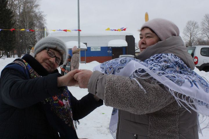 В поселке Юлдуз Чистопольского района состоялись праздничные гуляния «Масленица озорная, разудалая»