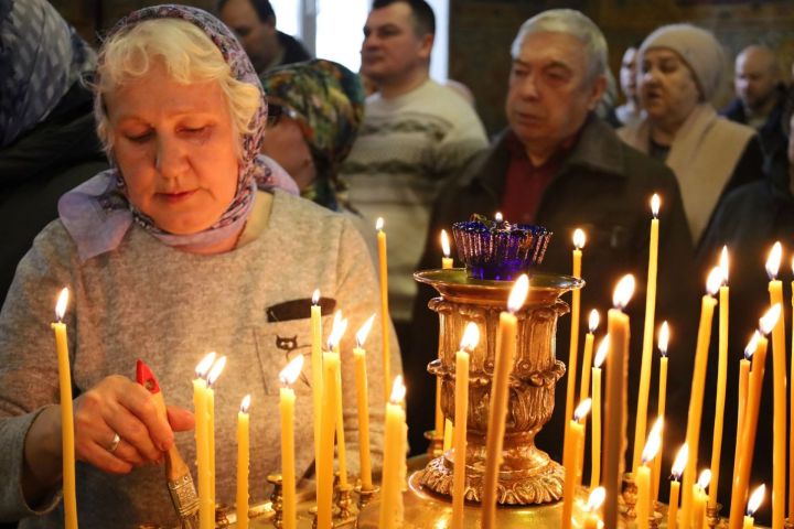 Настоятель чистопольского храма совершил праздничное богослужение