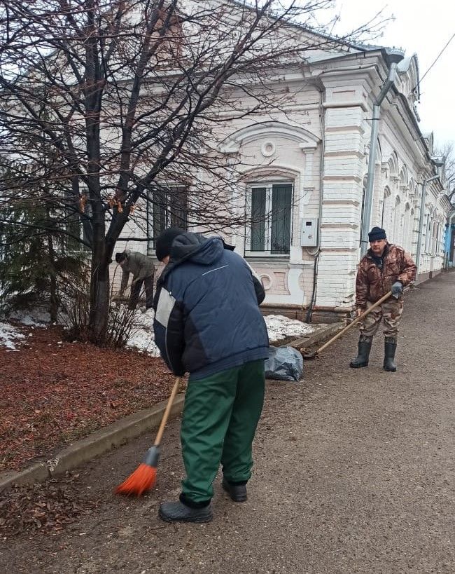 В Чистополе начались весенние субботники