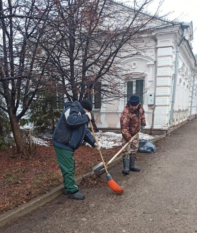 В Чистополе начались весенние субботники