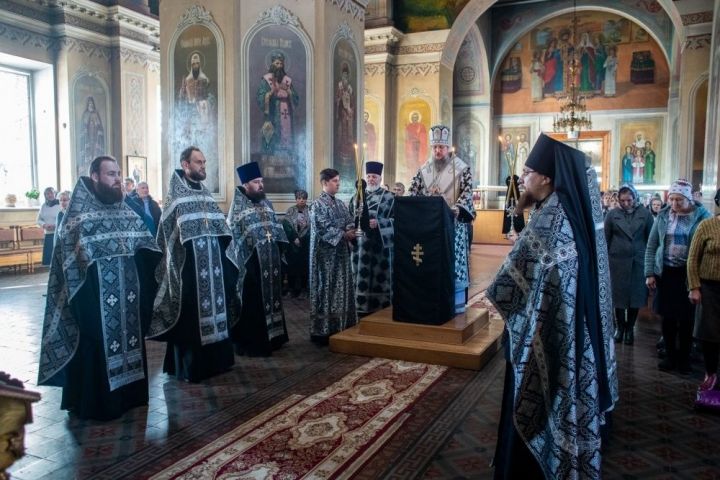 Епископ Пахомий возглавил богослужение в чистопольском соборе