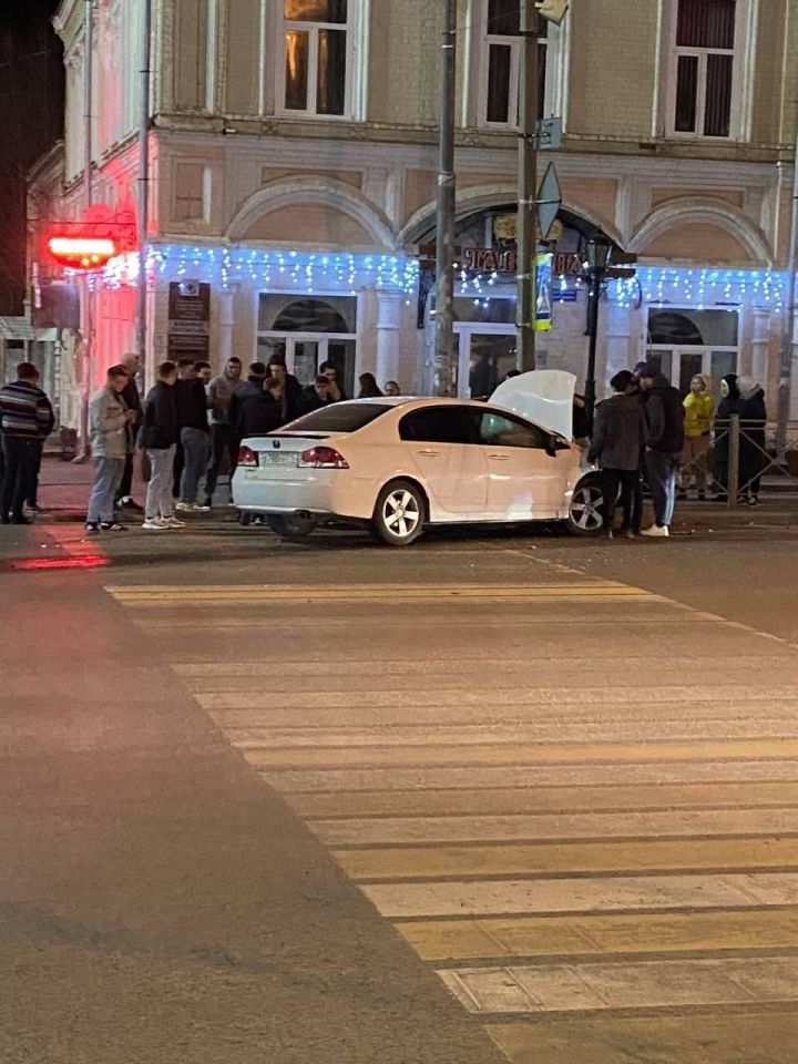 В Чистопольской Госавтоинспекции рассказали о подробностях ночного ДТП в центре города