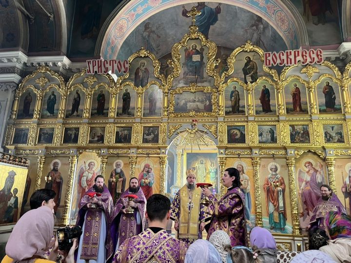 В чистопольском соборе в Великий Четверток совершена божественная литургия