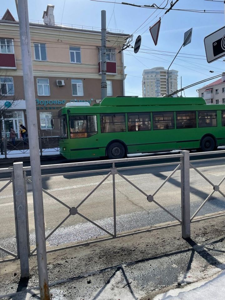 В Казани из-за ДТП приостановлено движение троллейбусов