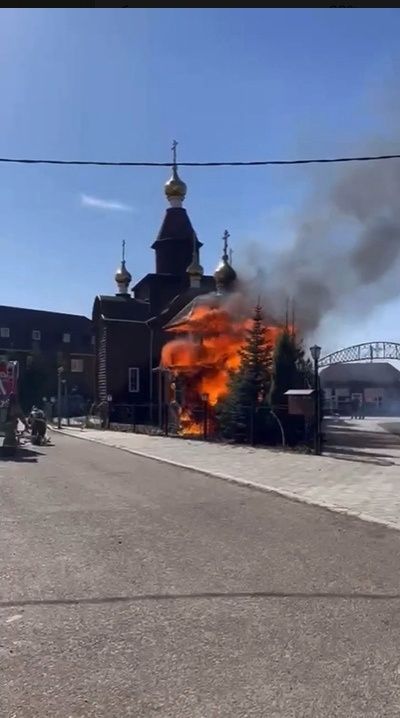 В Нижнекамске произошел пожар на территории храма преподобного Романа Сладкопевца