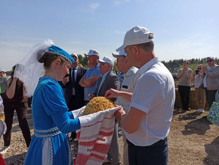 «Сарсаз - Агротур»: в Чистопольском районе открылся контактный зоопарк (фоторепортаж)