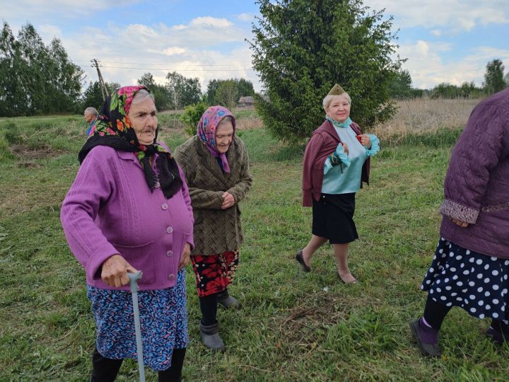 В честь Героя Советского Союза Павла Миронова на его малой родине в Чистопольском районе открыли памятную доску