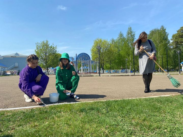 В Скарятинском саду прошёл Майский трудовой десант