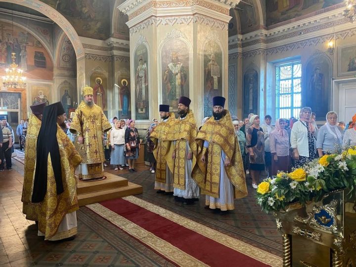 В чистопольском соборе прошла праздничная Литургия