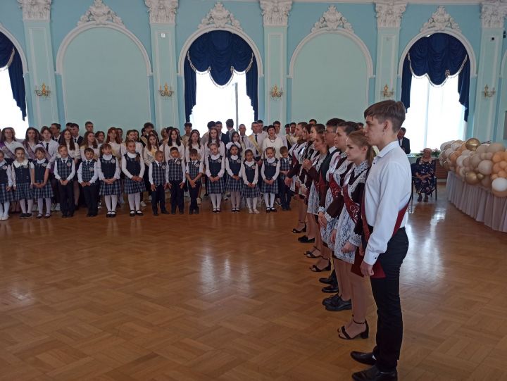 Для чистопольских выпускников прозвенел последний звонок