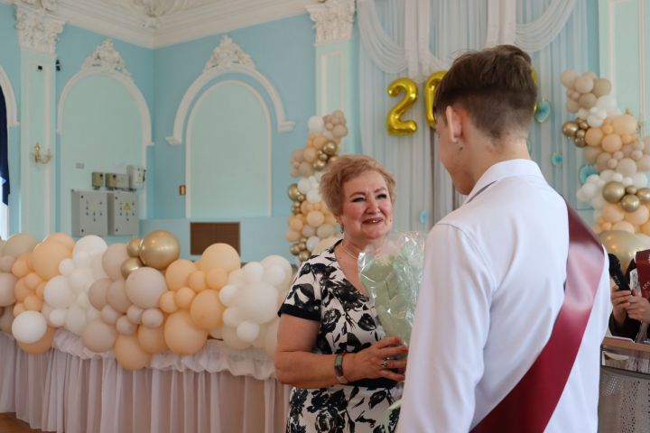 Для чистопольских выпускников прозвенел последний звонок