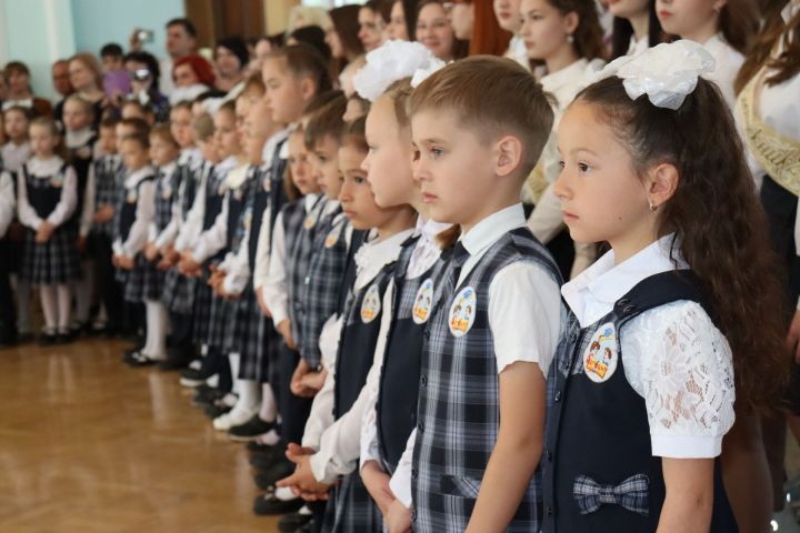 Для чистопольских выпускников прозвенел последний звонок