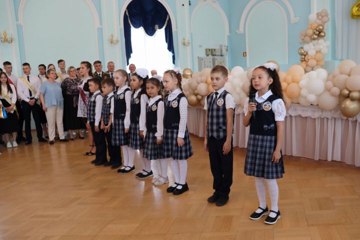 Для чистопольских выпускников прозвенел последний звонок