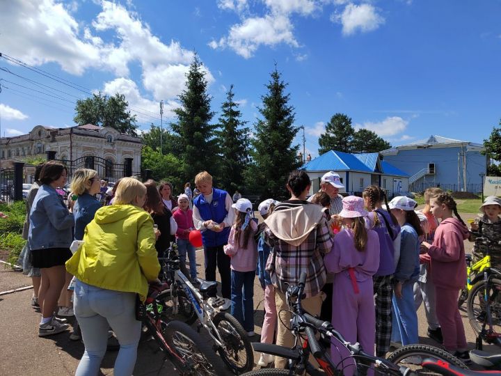 В День защиты детей юным чистопольцам напомнили о правилах безопасности на дорогах