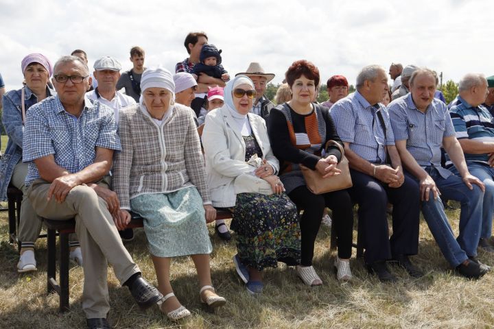 На чистопольском ипподроме состоялись конные скачки (фоторепортаж)