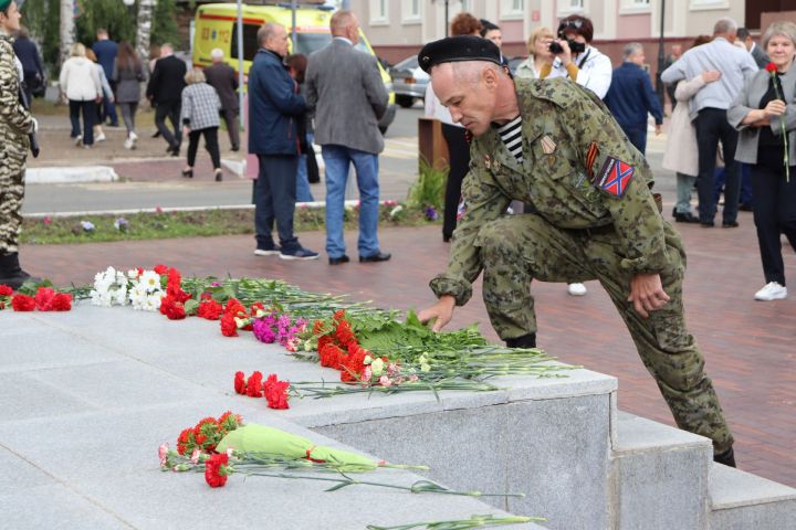 В День памяти и скорби в Чистополе состоялся митинг (фоторепортаж)