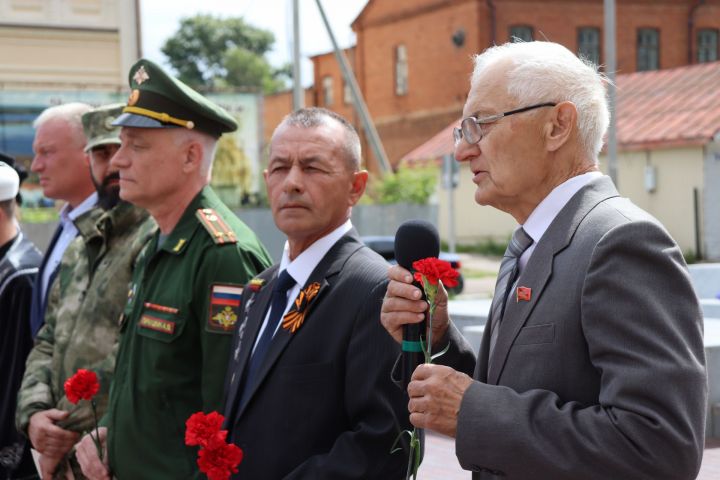 В День памяти и скорби в Чистополе состоялся митинг (фоторепортаж)