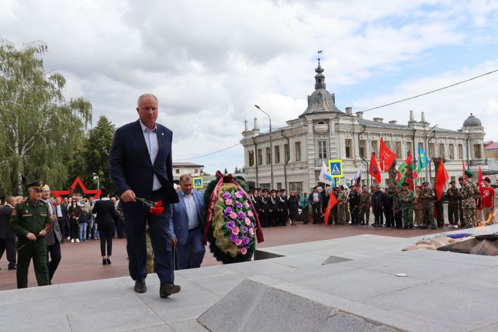 В День памяти и скорби в Чистополе состоялся митинг (фоторепортаж)