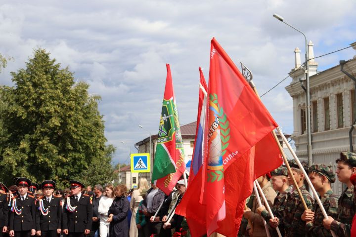 В День памяти и скорби в Чистополе состоялся митинг (фоторепортаж)