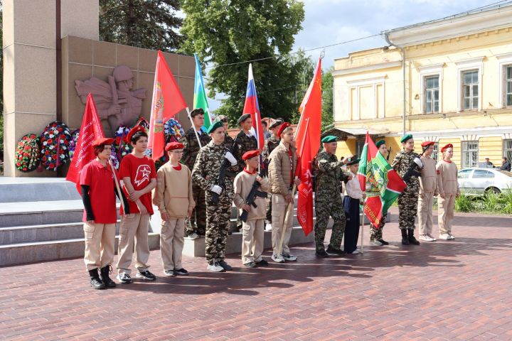 В День памяти и скорби в Чистополе состоялся митинг (фоторепортаж)