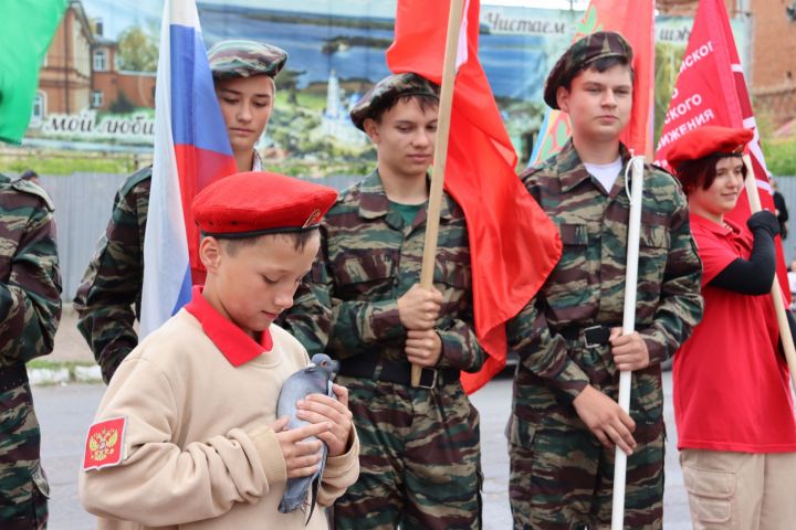 В День памяти и скорби в Чистополе состоялся митинг (фоторепортаж)