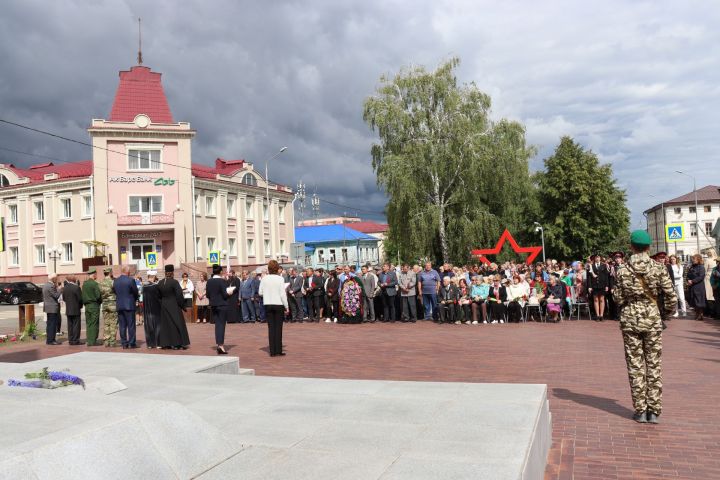 В День памяти и скорби в Чистополе состоялся митинг (фоторепортаж)