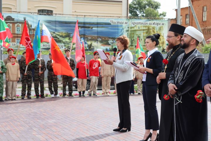 В День памяти и скорби в Чистополе состоялся митинг (фоторепортаж)