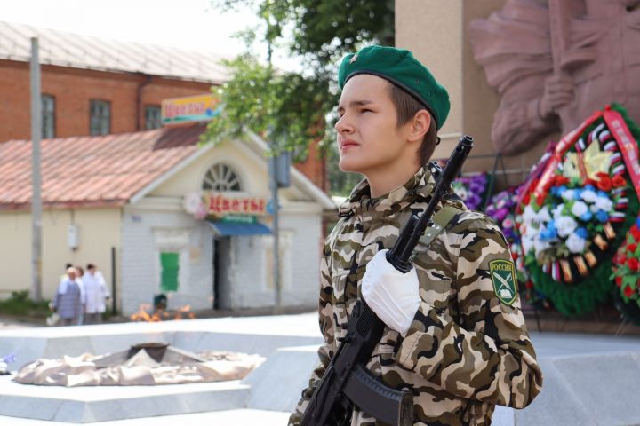 В День памяти и скорби в Чистополе состоялся митинг (фоторепортаж)