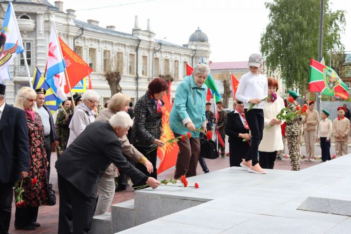 В День памяти и скорби в Чистополе состоялся митинг (фоторепортаж)