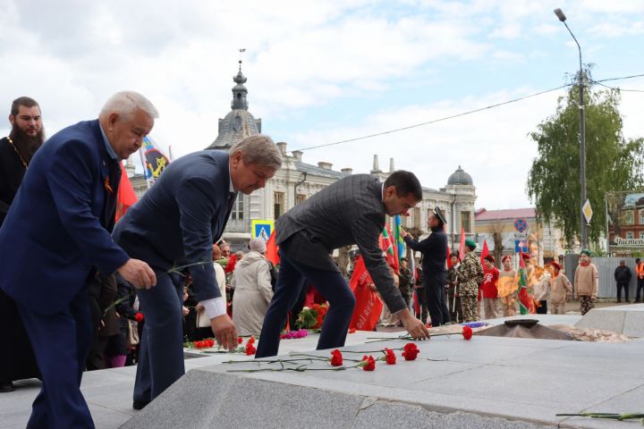 В День памяти и скорби в Чистополе состоялся митинг (фоторепортаж)