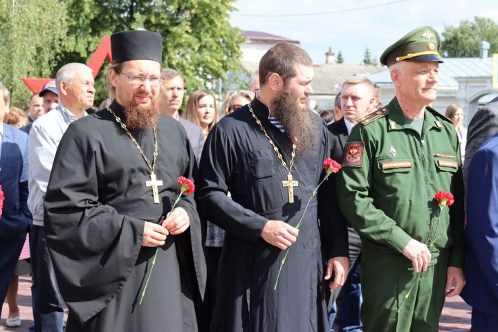 В День памяти и скорби в Чистополе состоялся митинг (фоторепортаж)