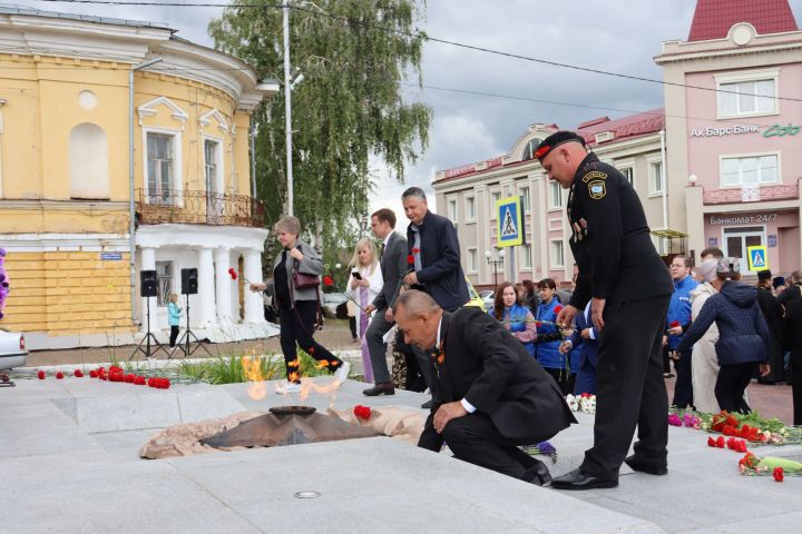 В День памяти и скорби в Чистополе состоялся митинг (фоторепортаж)