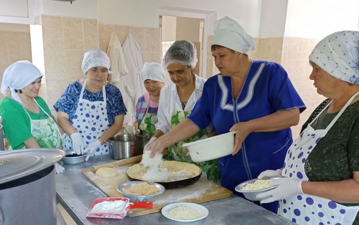 Подопечные чистопольского дома-интерната приготовили «Губадию»