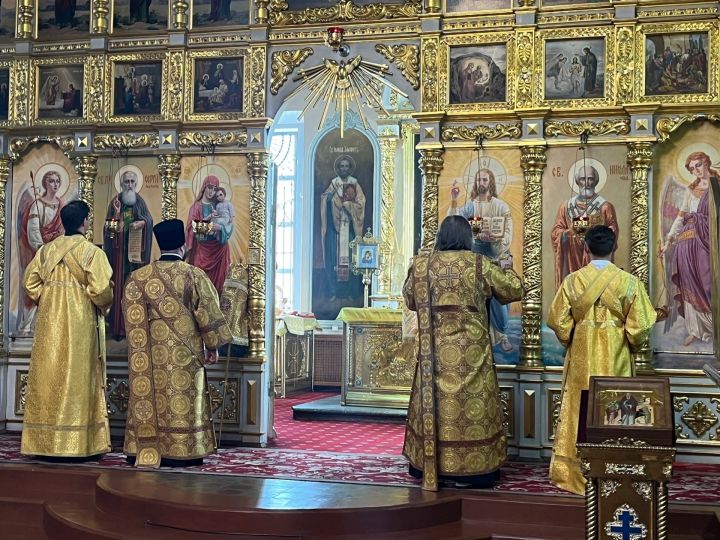 В чистопольском соборе Божественную литургию совершили два архиерея