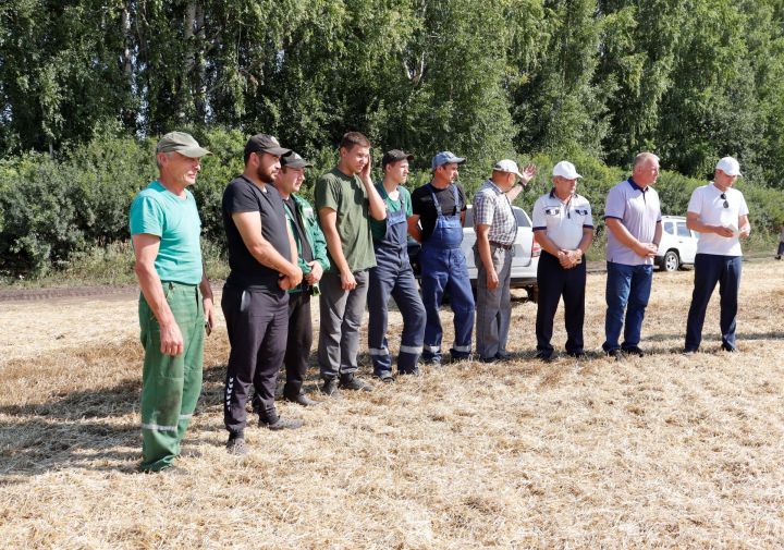 Комбайнерам Чистопольского района вручили денежные сертификаты