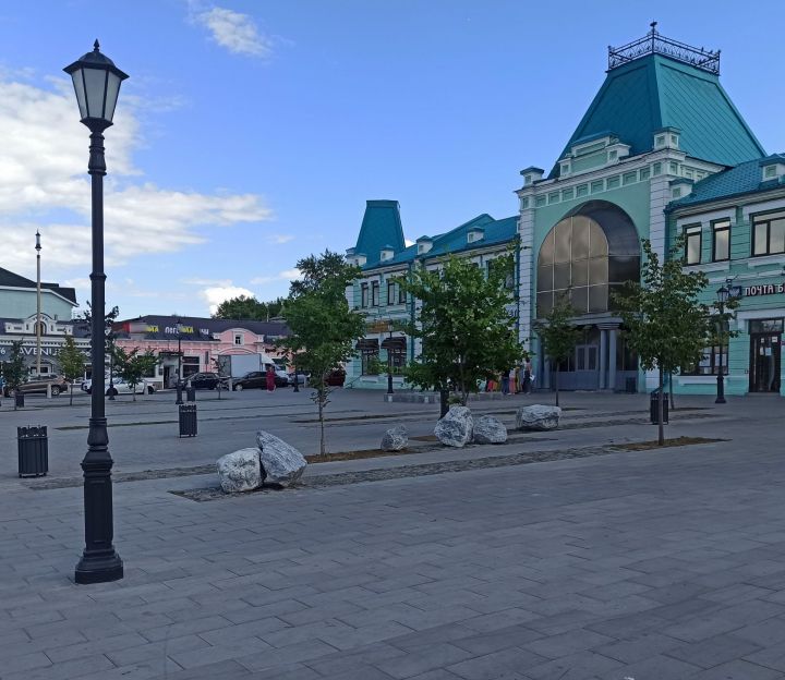 Стало известно, почему убрали скамейки с Центральной площади в Чистополе