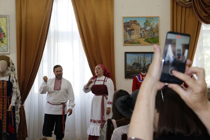 «Русский народный костюм Казанского Поволжья»: в Чистополе открылась уникальная этнографическая выставка