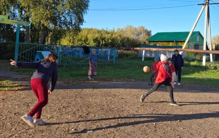 Для ребят села Чистопольского района прошло спортивно-игровое мероприятие под названием «Мы за ЗОЖ!»