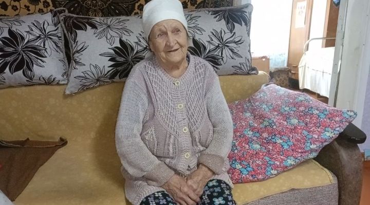 92-летняя жительница Чистополя на свою пенсию собрала посылку для бойцов СВО