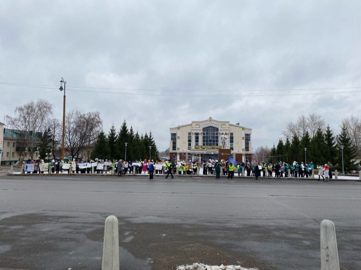 В Чистополе почтили память жертв ДТП