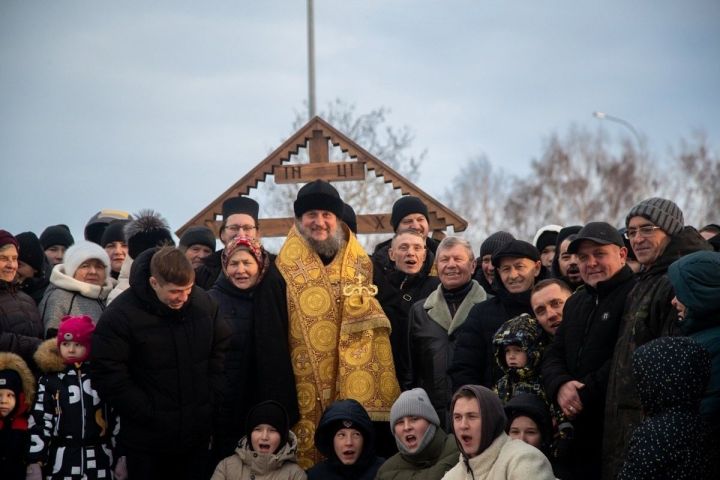 Епископ Пахомий освятил место под строительство храма в поселке Юлдуз