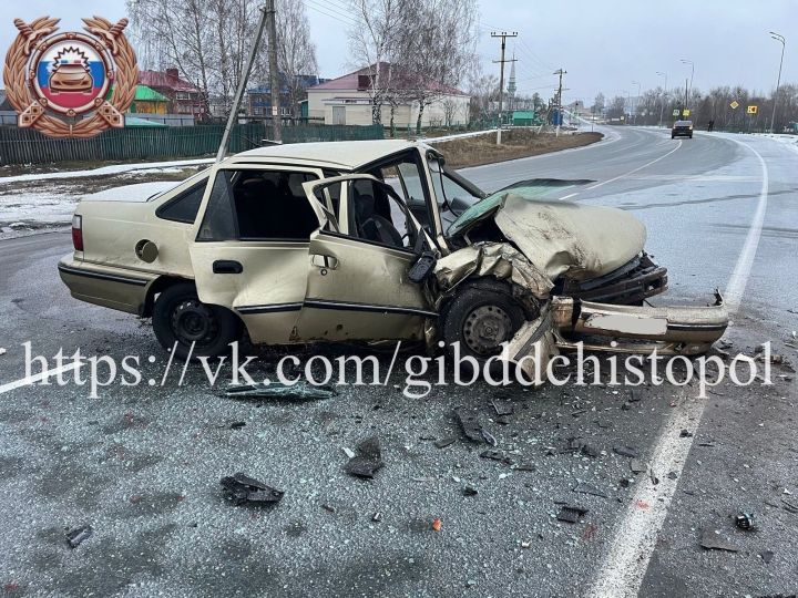 В автомобильной аварии в Чистопольском районе пострадали 4 человека