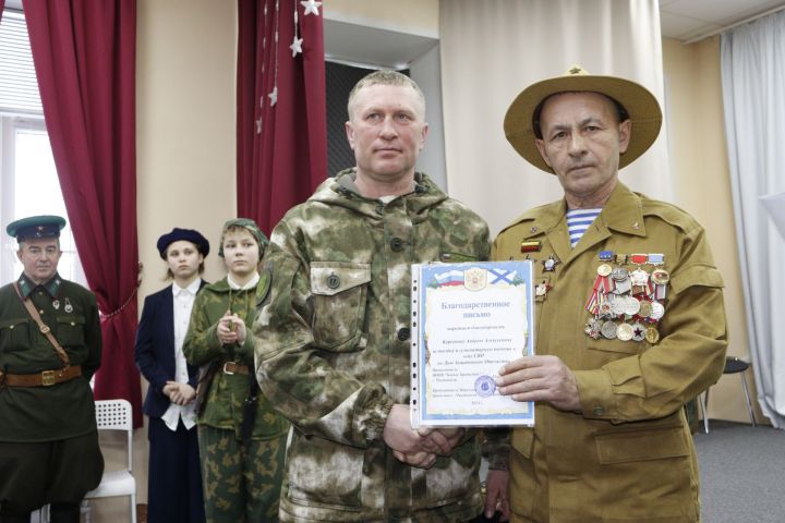 Чистопольским школьникам показали экспонаты музея боевой славы и рассказали о подвигах земляков на фронте