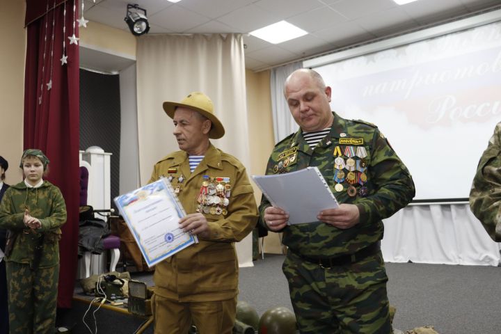 Чистопольским школьникам показали экспонаты музея боевой славы и рассказали о подвигах земляков на фронте