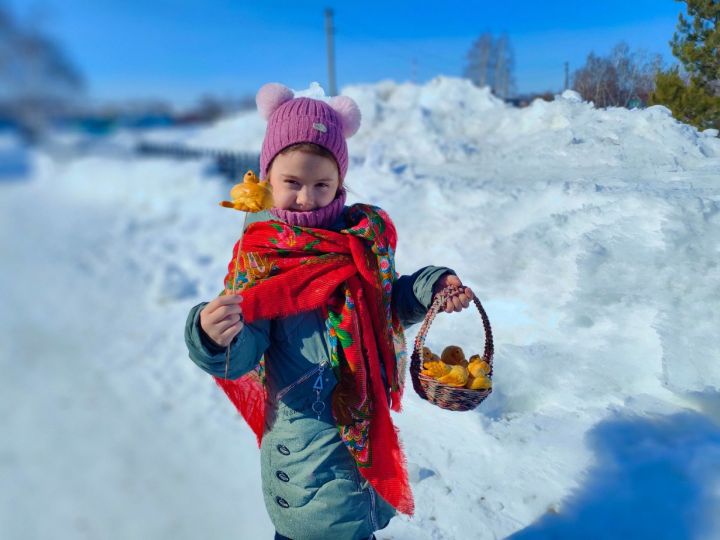 Ребята чистопольского села испекли жаворонков