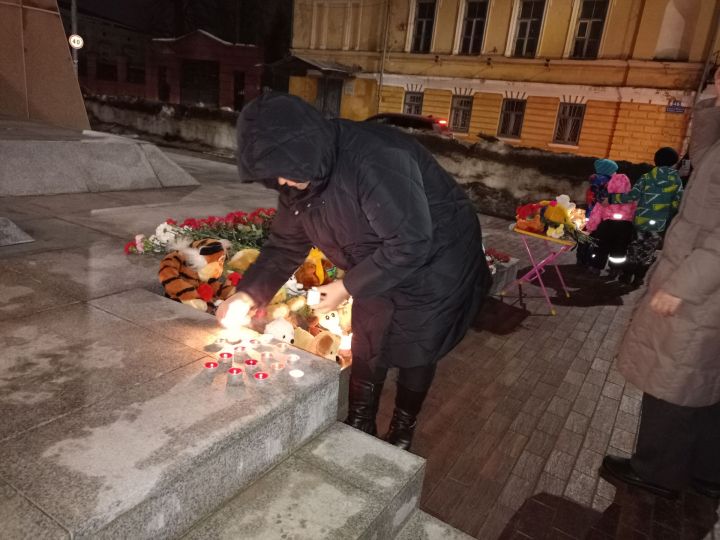 Чистопольцы зажгли свечи в память о погибших  в подмосковном «Крокус Сити Холле»