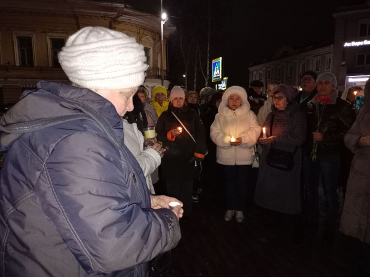 Чистопольцы зажгли свечи в память о погибших  в подмосковном «Крокус Сити Холле»