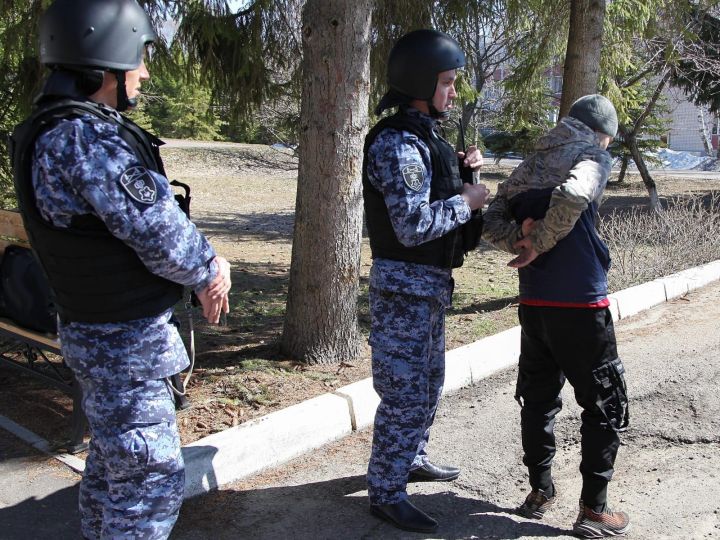 Сегодня сотрудники и военнослужащие Росгвардии отмечают профессиональный праздник