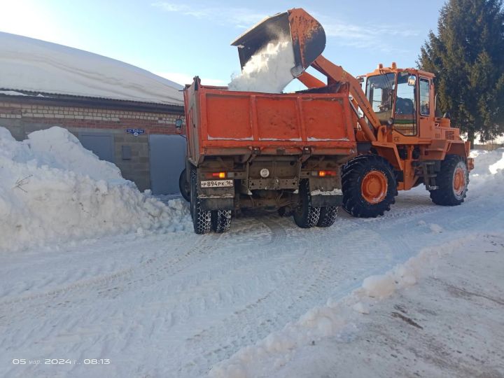 С начала зимнего сезона с чистопольских улиц вывезено более 75 тыс. куб.снега